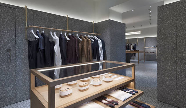 <strong>VALENTINO</strong><br />Valentino Boutique Men