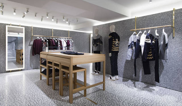 <strong>VALENTINO</strong><br />Valentino Boutique Men