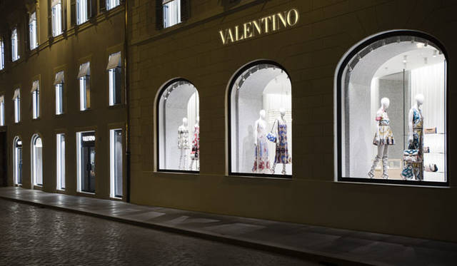 <strong>VALENTINO</strong><br />Valentino Boutique