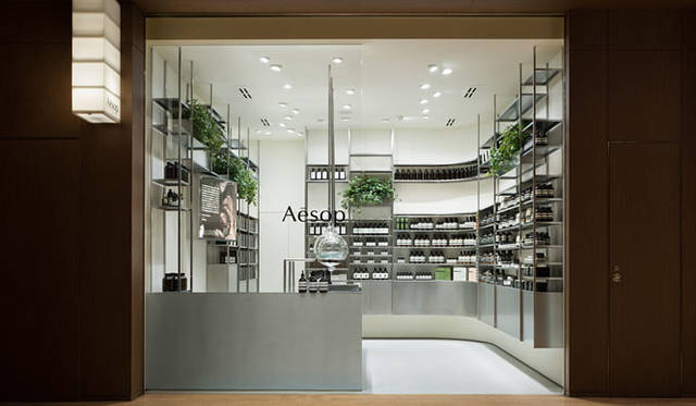 <strong>Aēsop</strong><br />Aesop Tokyo Midtown Store | Photographs by OTA Takumi