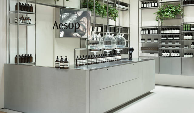 <strong>Aēsop</strong><br />Aesop Tokyo Midtown Store | Photographs by OTA Takumi