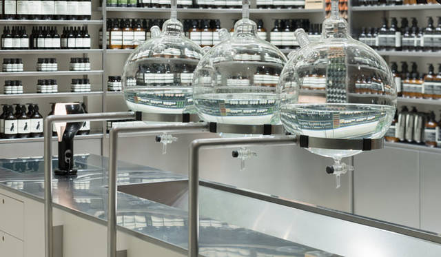 <strong>Aēsop</strong><br />Aesop Tokyo Midtown Store | Photographs by OTA Takumi