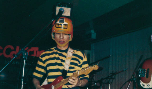 In the early 1980s, Tsuyoshi Ujiki's performance of wearing an amplifier on his head became a legendary tale among fans