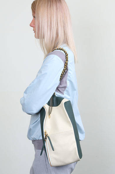 <strong>ithelicy</strong><br />"LOLO" (W300×H160×D100mm) ¥42,120