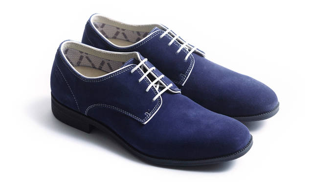 A color variation of photos 5 and 6. Navy is a trendy color this season. ¥21,600