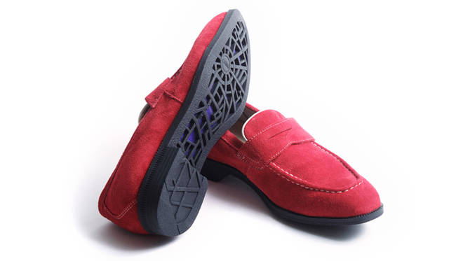 Another pair with the same sole pattern as photo 6.