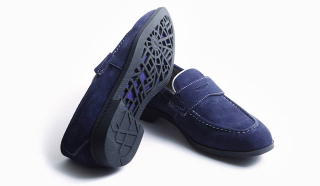 Another pair with the same sole pattern as photo 6.