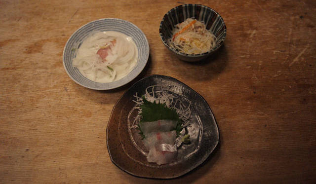 <strong>Yota Tsunoda | "Tokyo Romantic Izakaya" | 8th: Saiki, Ebisu</strong><br />There are three types of otoshi (appetizers), and many regulars come just for these and a quick drink of sake before heading home.