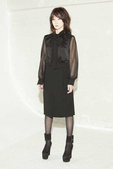 <strong>PEELSLOWLY</strong><br />Spring/Summer 2015 (3rd) Collection<br />Combination Bowtie Dress ¥38,880