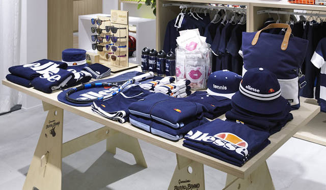 <strong>ellesse</strong><br />"ellesse tennis club with windsor racket shop"