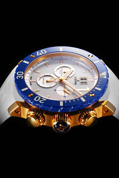 <strong>Chronoffshore1<br />Limited Edition</strong> <br /><br />Case: Stainless steel with 18K pink gold PVD coating + blue ceramic bezel<br />Diameter: 45mm<br />Movement: Quartz (Cal.EDOX 10)<br />Strap: White rubber<br />Water resistance: 500m<br />Limited to: 215 pieces<br />Release: Scheduled for August<br />Estimated price: ¥243,000
