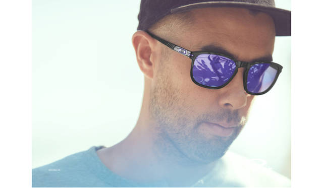 Eric Koston wearing Oakley's "ENDURO™" Asian fit model.