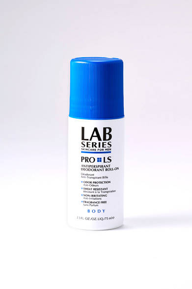 <strong>ARAMIS LAB SERIES｜アラミス ラボ シリーズ</strong><br><br>  ニーズが高まってきているデオドラントのなかでも好評なのが、こちらの「プロ LS デオドラント ロールオン」。汗とニオイを長時間おさえ、さらに肌に直接塗布するタイプなので、外出先でサッと使用できるのもビジネスマンにはうれしい。 <br><br> プロ LS デオドラント ロールオン［75ml］2700円（アラミス ラボ シリーズ｜阪急メンズ東京 1階／阪急メンズ大阪 地下1階）