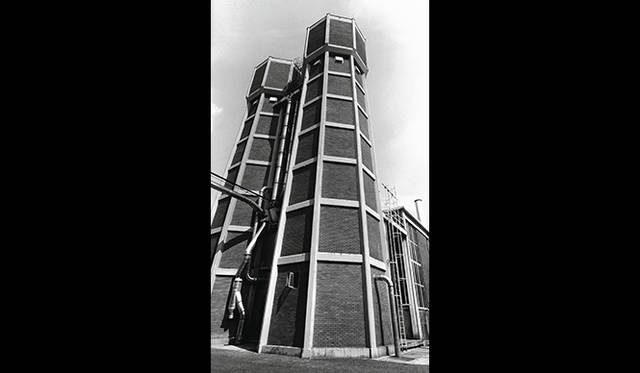 In 1960, Molteni&C Factory. The mid 1960s marked a turning point. These were the years of Italy's economic boom and change was in the air. It was the beginning of design, on an industrial scale.