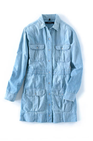 <strong>J BRAND</strong><br><br>Introducing a work-style dress from J Brand. Crafted from lightweight denim, it features four practical flap pockets on the front. The button-down design extends to the hem, offering a versatile two-way wearability as an outer layer. ¥31,320 Wag Inc. Tel. 03-5791-1501