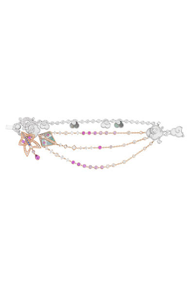 雲の内側にかくされたブレスレットのクラスプ<br /><br />©Van Cleef & Arpels