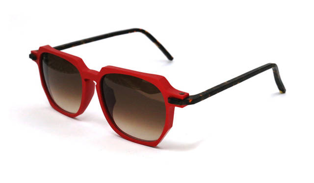 Sunglasses in the same style as the first photo. ¥15,120