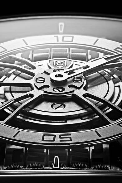 <strong>Sequential One F110</strong><br />Case | DLC-treated titanium<br />(Grade 5)<br />Size | 42mm x 42mm<br />Thickness | 14mm<br />Movement | Manual winding (Cal.MCT-F1.0)<br />Features | Power reserve indicator<br />Strap | Alligator<br />Water resistance | 3 bar<br />Release | Scheduled for September<br />Price | ¥7,000,000 (excluding tax)<br />
