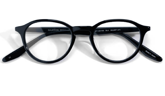 <strong>07 Barton Perreira</strong><br/>Founded in 2007 by Bill Barton, former president of Oliver Peoples, and Patty Perreira, a designer for the same brand, "Barton Perreira" is known for its refined craftsmanship. The pictured model, "WILMOT," draws inspiration from the Earl of Wilmot, played by Johnny Depp in the film "The Libertine" (2004). Made in Japan. ¥36,720 (BLINK Tel. 03-5775-7525)