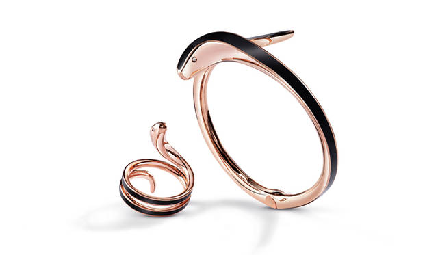 Left: Ring [PG x Ceramic x Diamond] ¥199,800Right: Bracelet [PG x Ceramic x Diamond] ¥399,600