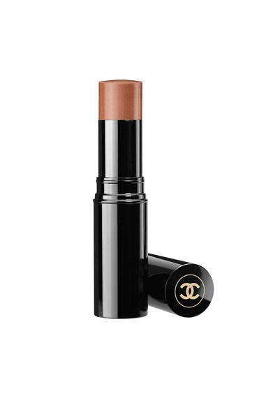 <strong>CHANEL</strong><br />"LES BEIGES" Stick Belle Mine (Cheek Color) No. 20 (Limited Edition) ¥5,940 © CHANEL