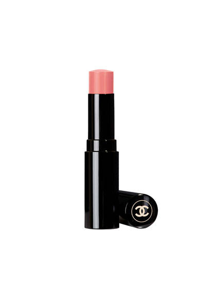 <strong>CHANEL</strong><br />"LES BEIGES" Baume Belle Mine (Lip Balm) No. 10 (Limited Edition) ¥4,104 © CHANEL