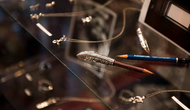 <strong>JAY TSUJIMURA</strong><br />Jay Tsujimura Tokyo Hand Crafted Jewelry, his studio (atelier and shop) in Koenji Minami.