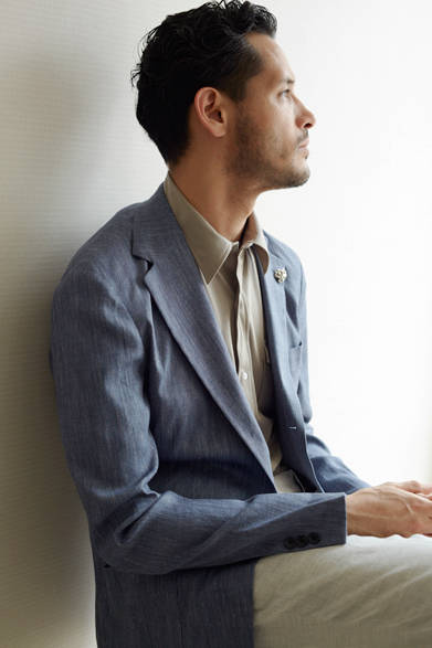 3B jacket ¥50,000, cotton cut-and-sew ¥16,000, slim pants ¥22,000