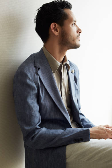 3B jacket ¥54,000, cotton cut-and-sew ¥17,280, slim pants ¥23,760