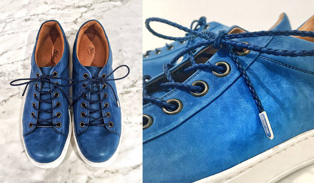 <strong>530PARK｜530パーク</strong><br />“INDIGO IS THE NEW BLACK” ポップアップギャラリー　ブルーストーン×ファイブサーティーパークインディゴレザースニーカー（オーダー価格）12万9600円（サイズ40～43、45）