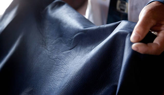<strong>530PARK｜530パーク</strong><br />“INDIGO IS THE NEW BLACK” ポップアップギャラリー　徳島県・阿波地方で約600年つづく伝統の製法から作られる天然染料「蒅（すくも）」