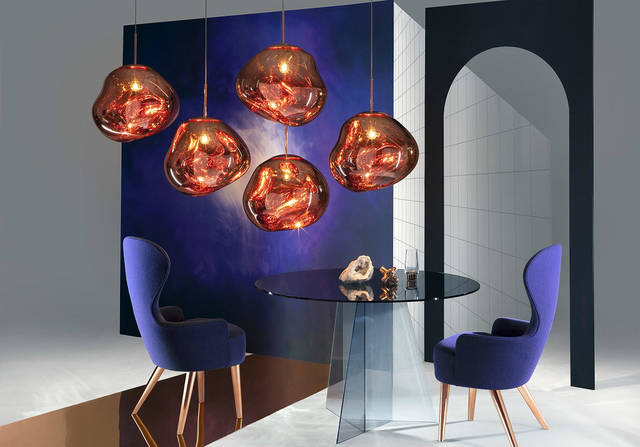 「Wing back chair（ウィングバックチェア）」は105万円〜、「Melt copper light（メルトカッパーライト）」は15万円〜