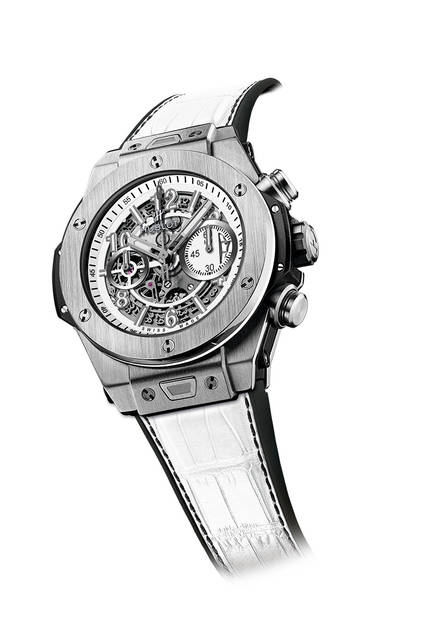 <strong>BIG BANG UNICO TITANIUM WHITE</strong><br />Case: Titanium (satin finish)<br />Bezel: Titanium<br />Diameter: 45mm<br />Movement: Automatic (Cal.HUB1242)<br />Functions: Chronograph (30-minute counter), date display<br />Strap: White rubber alligator x black rubber<br />Water resistance: 10 bar<br />Price: ¥2,203,200