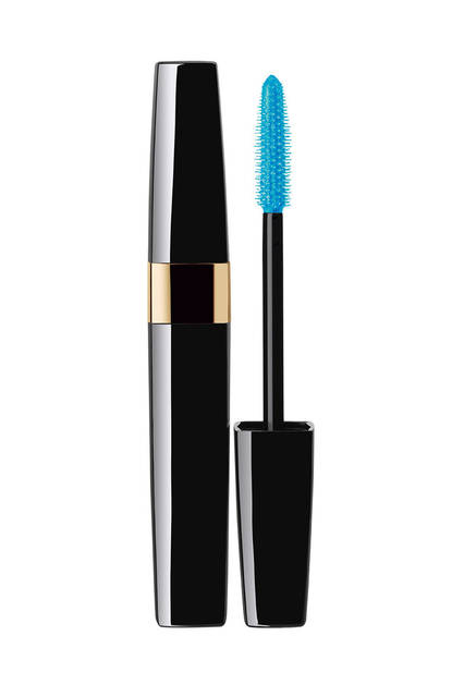 <strong>CHANEL｜シャネル</strong><br />「Blue Rhythm de Chanel（ブルー リズム ドゥ シャネル）」　マスカラ／トップコート「スィル サンティヤン ジャジーブルー」（特別限定品）4536円