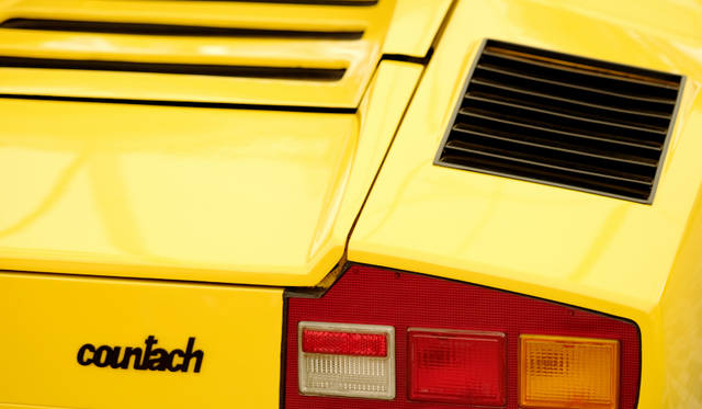 車両｜ランボルギーニ 「カウンタック LP400」<br>撮影協力｜NPO法人ToSCA（魔方陣スーパーカーミュージアム<br>撮影機材｜FUJIFILM X-T10
