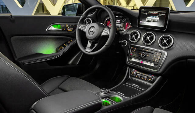 Mercedes-Benz A220d 4MATIC｜メルセデス・ベンツ A220d 4マチック