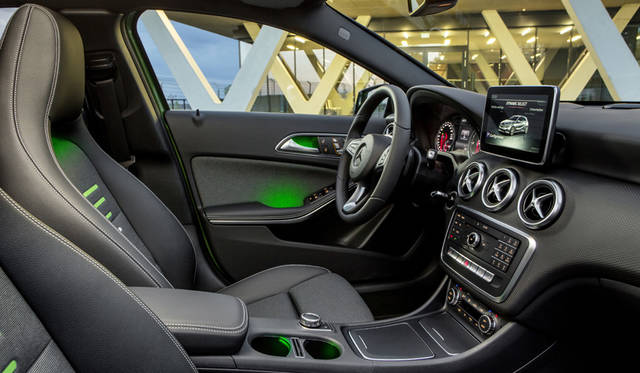 Mercedes-Benz A220d 4MATIC｜メルセデス・ベンツ A220d 4マチック