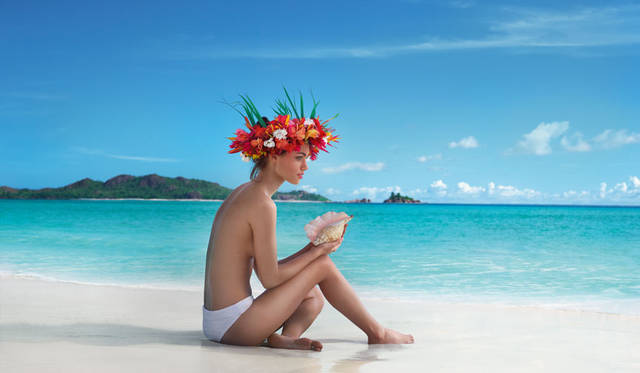 <strong>MOLTON BROWN</strong><br />"Body Polisher Collection" To commemorate the launch of the Body Polisher Collection, a campaign themed around "Tahiti," the inspiration for "Heavenly Gingerlily," will be held.