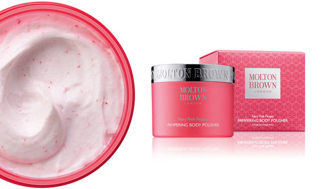 <strong>MOLTON BROWN</strong><br />"Body Polisher Collection" A spicy, captivating aroma blended with pink pepper, ginger, and patchouli. "Fiery Pink Pepper Pampering Body Polisher" ¥7,560 [250ml]