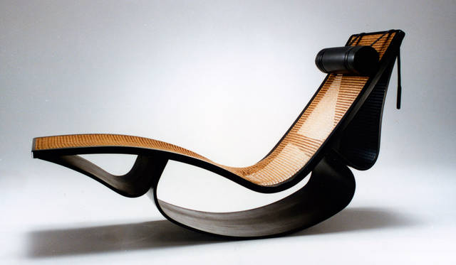Rocking chair by Oscar Niemeyer, from the Ten-Do Mokko collection