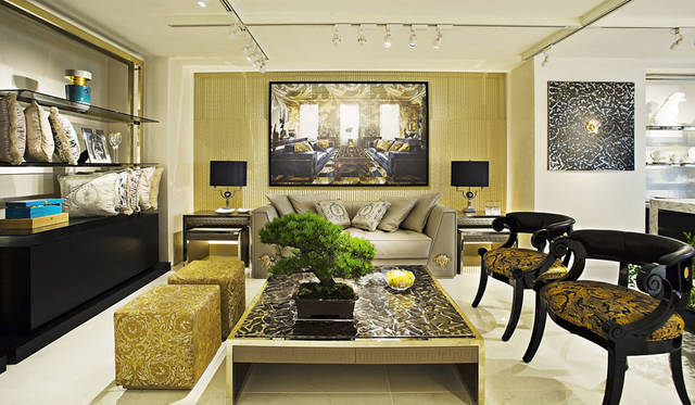 <strong>VERSACE｜ヴェルサーチ</strong><br />「VERSACE HOME 銀座店」1階