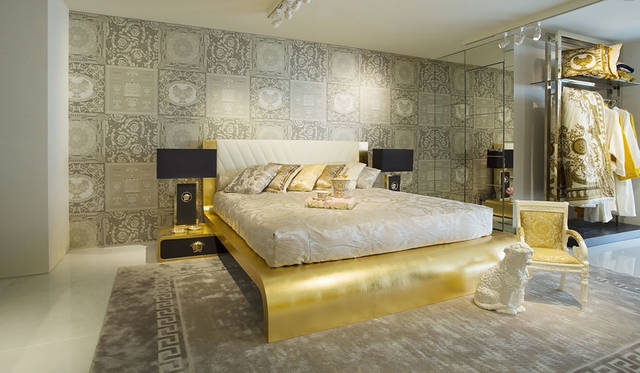 <strong>VERSACE｜ヴェルサーチ</strong><br />「VERSACE HOME 銀座店」2階