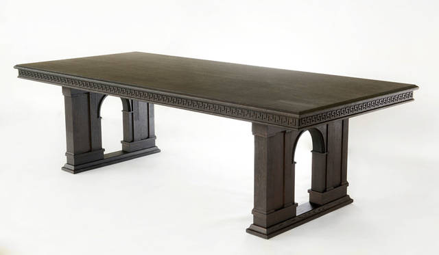 <strong>VERSACE｜ヴェルサーチ</strong><br />「VERSACE HOME 銀座店」　家具コレクション「Via Gesù Table」