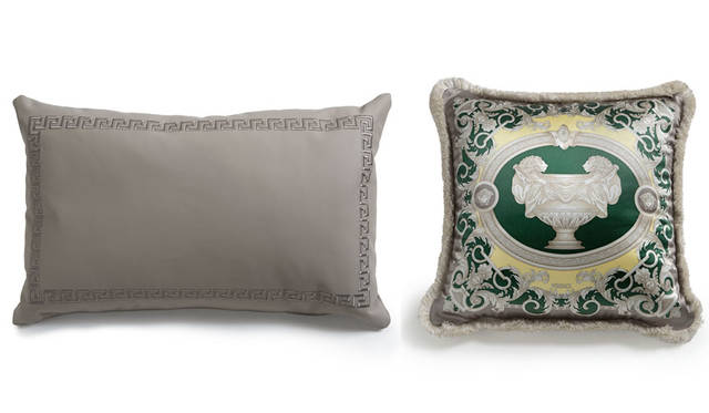 <strong>VERSACE｜ヴェルサーチ</strong><br />「VERSACE HOME 銀座店」　クッションコレクション