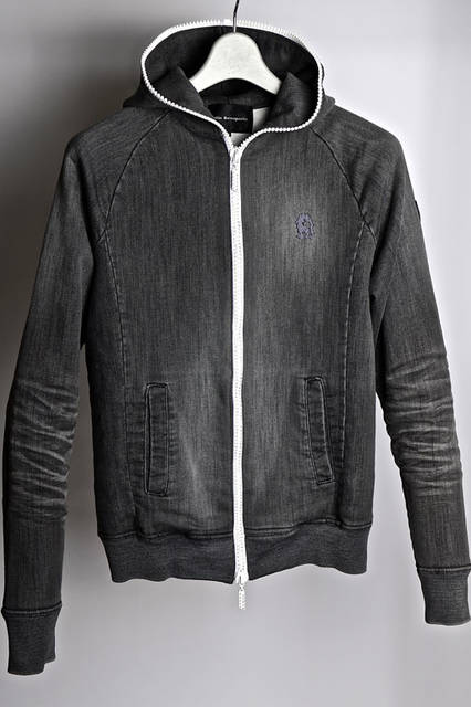 <strong>Dartin Bonaparto｜ダルタンボナパルト</strong><br />デニムジャージパーカ（ブラック）　7万4520円
