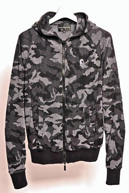 <strong>Dartin Bonaparto｜ダルタンボナパルト</strong><br />カモ柄パイルパーカ（グレーカモ） 6万3720円