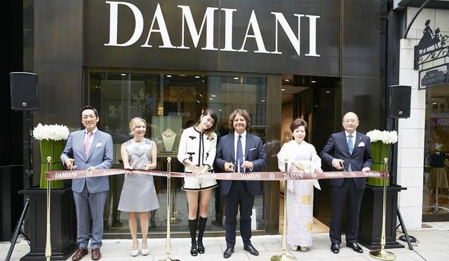 Model Hoshi Mori, CEO Guido Grassi Damiani, and Vice President Silvia Grassi Damiani Participate in Ribbon Cutting Ceremony