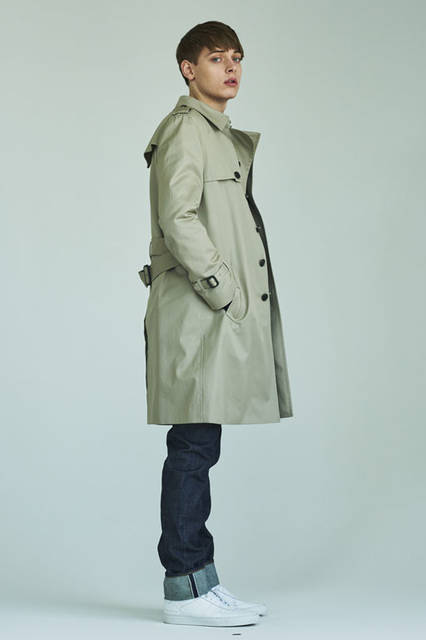 <strong>ANTHOLOGIE｜アンソロジー</strong><br /><strong>2015-16年 秋冬コレクション</strong>　コート 12万9600円、パンツ 2万4840円