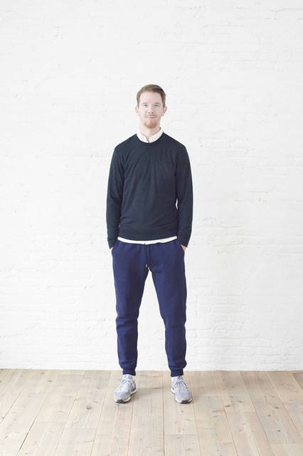 <strong>FLISTFIA｜フリストフィア</strong><br /><strong>2015-16年 秋冬コレクション</strong>　ウールウォッシャブルプルオーバー 1万6200円、ロングスリーブBDシャツ 1万6200円、スウェットパンツ 2万3760円