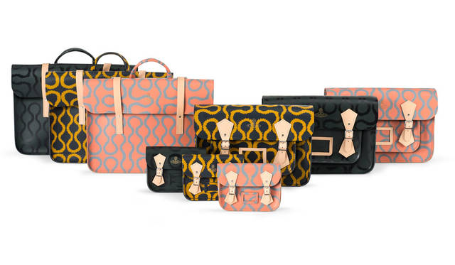 <strong>Vivienne Westwood｜ヴィヴィアン・ウエストウッド</strong><br />「Vivienne Westwood×The Cambridge Satchel Company」コラボレーションバッグ　左から、「ミュージックバッグ」、「タイニーサッチェル」、「クラシック14インチサッチェル」